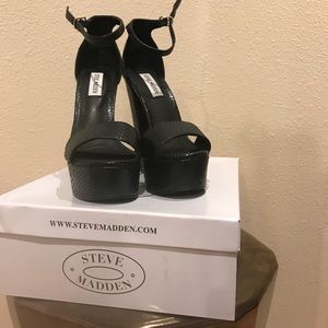 Steve Madden pumps